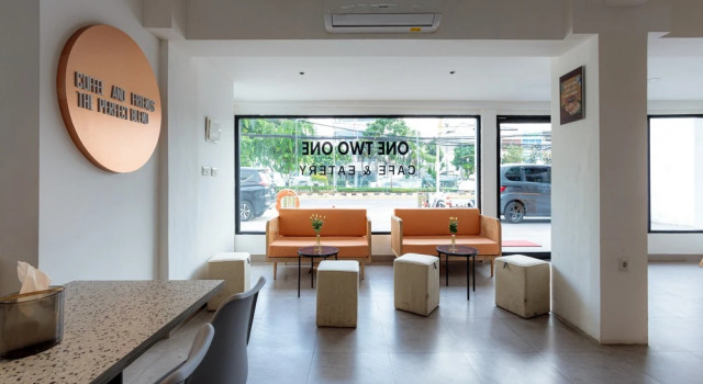 RedDoorz Near Mangga Dua Mall, Забронировать Отель Отели Джакарты с парковкой, рядом с Glodok Market, Парковка