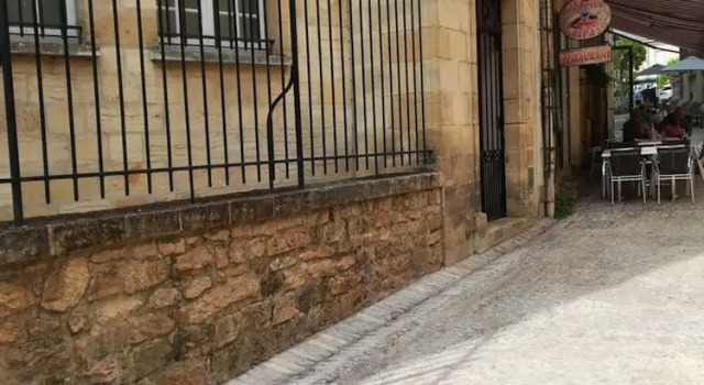 Apartment With 2 Bedrooms in Sarlat-la-canéda, With Balcony and Wifi, Prenota Appartamento Hotel a Aquitania con parcheggio, Parcheggio