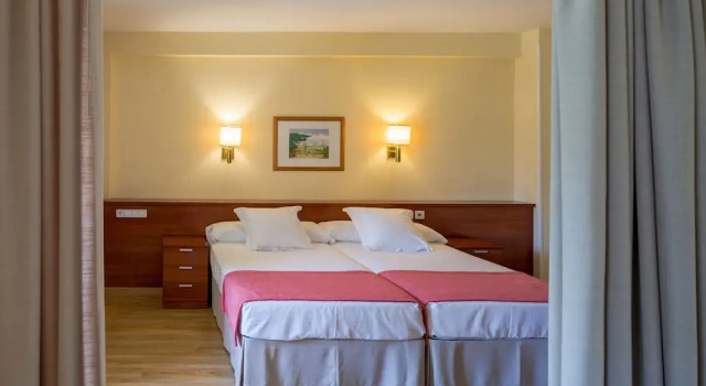 Трёхместный семейный номер Standard Balneario de Fitero - Hotel Bécquer