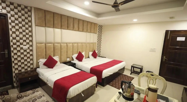 Номер Comfort Airpot The Paramonnt Hotel