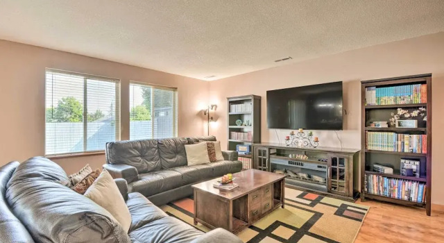 Коттедж Welcoming Medford Home Near Parks & Downtown!