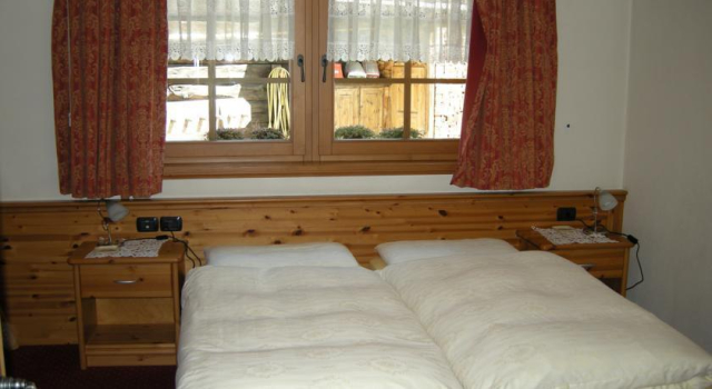 Garni Baita Cecilia, Book Hotel Livigno Lombardy