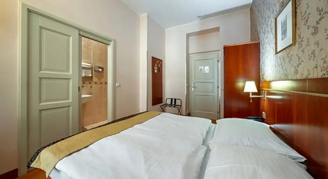 Luxo Casal quarto varanda Hotel Raffaello Prague