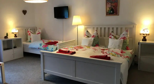 Трёхместный номер Standard с балконом Hotel Garni Haus Alpine - Chiemgau Karte inkl