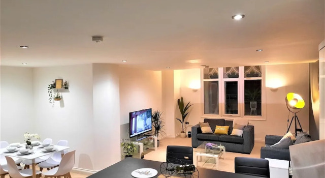 Grade 2 Listed Converted Church, Within 750yrds to Southsea Beach