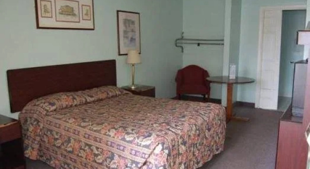 ELF Express Hotel, Забронировать Отель Батон-Руж Луизиана, рядом с Sherwood Twelve Plaza Shopping Center