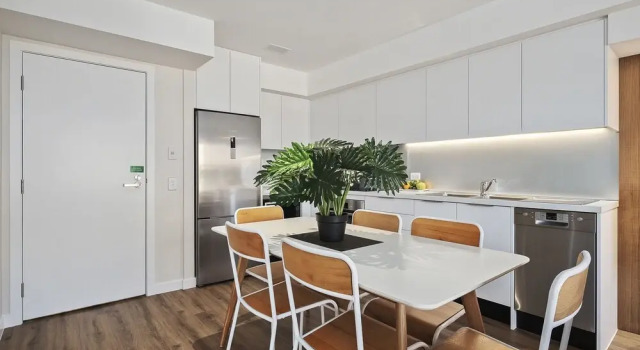 Coroshot - Apartment 10 @ la Residence du Parc