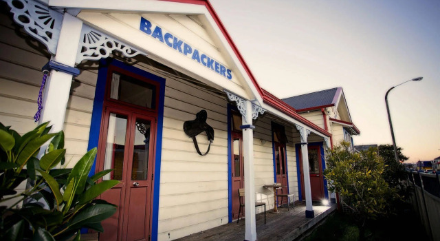 Stables Lodge Backpackers, Забронировать Отель Нейпир регион Хокс-Бей