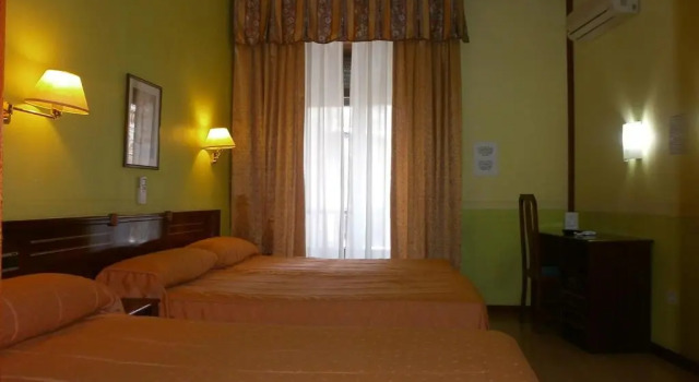 Трёхместный номер Standard Hostal Centro Sol Madrid