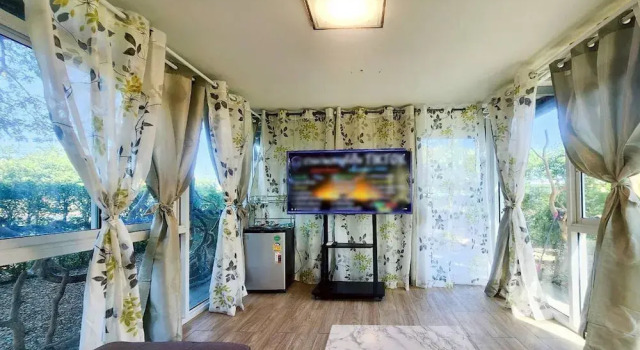 Коттедж Merlin Hut & Farm