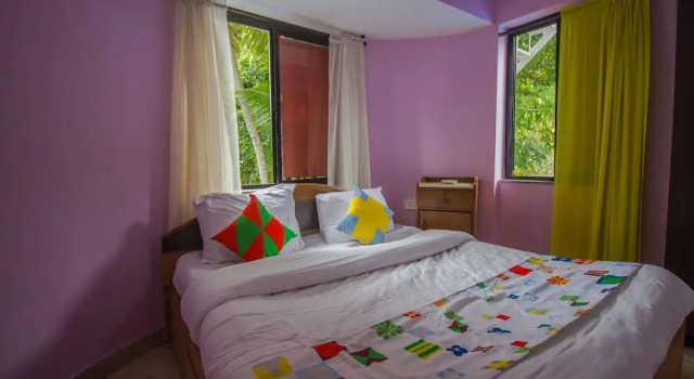 OYO 12164 Home Cozy 2BHK Pilerne Candolim, Rezerwuj Hotel Hotele w North Goa z parkingiem, Parking