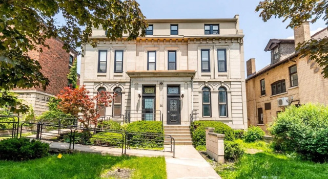 2BR Apt w Netflix- In the Heart of DT Hamilton, Varaa Hotelli Hamilton 