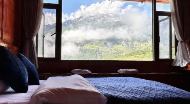 Langshanju Panoramic View Homestay (Shangri-La Haba Snow Mountain Branch)