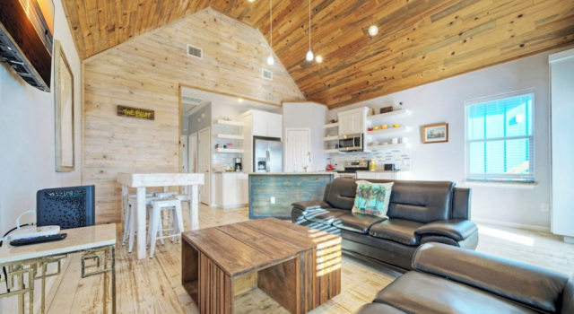 Sleeps 84, 9 Homes Private Boat Dock, Waterfront Pool, Views Laguna Village, Buchen Sie Ferienhaus Corpus Christi Texas
