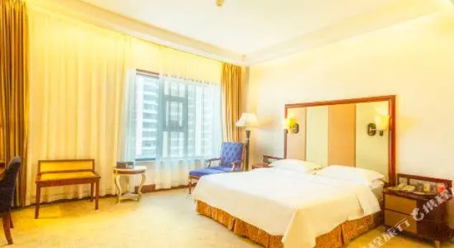 Люкс West Lake Garden Hotel