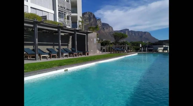 Апартаменты Camps Bay Studio Apartment - Luxurious With Stunning sea View