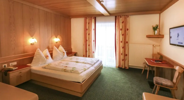 Семейный номер Standard с балконом и с видом на горы Alpenhotel Tauernstüberl