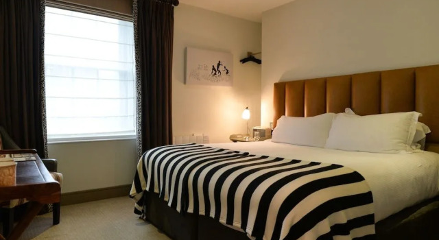 The George at Backwell, Rezervați Hotel Hoteluri de afaceri în Merseyside, 4* 5*