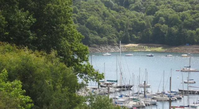 Holiday Home Near Goelo Coast & Beaches, Rezerwuj Hotel Hotele w Plourivo z parkingiem, Parking