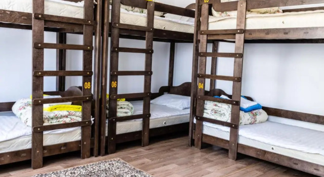 Кровать в общем номере KbH-Karakol based Hostel