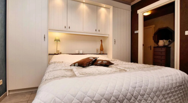 Luxurious Holiday Home with Hot Tub & Sauna in Houffalize