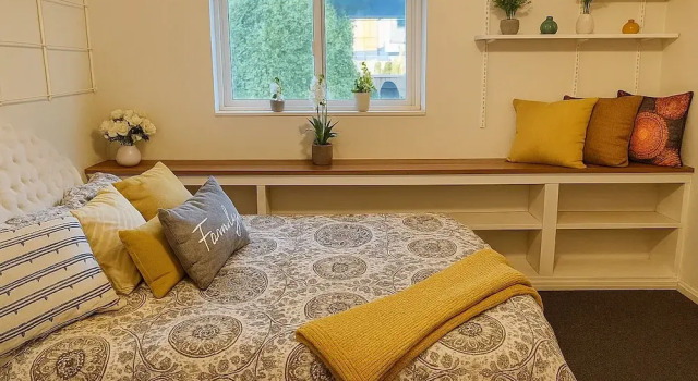 Master Suite with Fruitful Tree backyard, Забронировать Отель Отели Сиэтла с парковкой, рядом с Торговый центр Northgate, Парковка