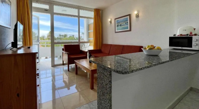 Seaview Friendly Holiday Home 8, Забронировать Отель Отели Плайя дель Инглес с бассейном, рядом с Экуменический храм Эль-Сальвадор, Бассейн