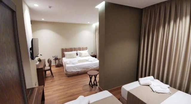 Люкс WHITE CROWN HOTEL