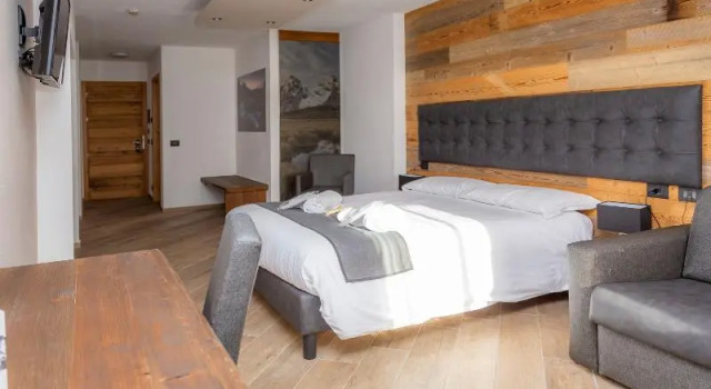 Четырёхместный полулюкс Hotel Gran Roc