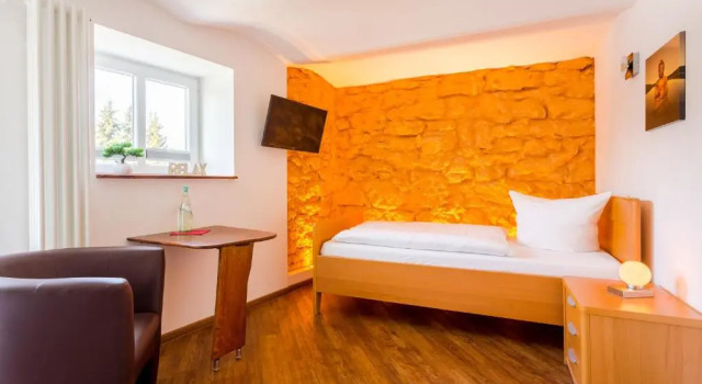 Hotel Werner, Book Hotel Friedensdorf Tyskland