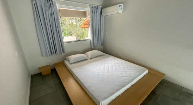 Linda casa pé na areia para até 16 pessoas, Забронировать Отель Бомбиньяс Санта-Катарина, рядом с Пляж Таинья