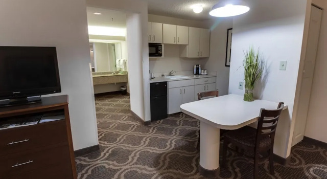 Четырёхместный люкс Classic Ashmore Inn and Suites Lubbock