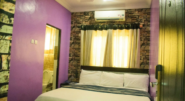 Crestview Hotel & Suites