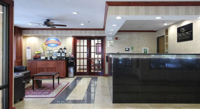 Baymont Inn & Suites Muskegon