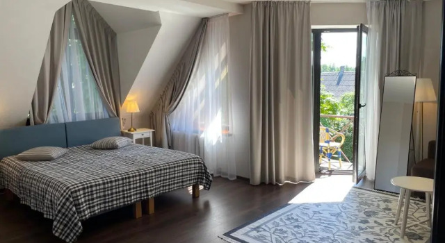 Sunrise Beach Villa, Đặt Biệt thự Nhà tranh ở Zemgale, Nhà tranh