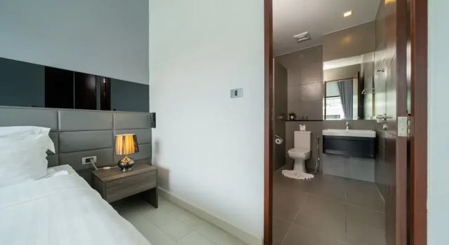 Nai Harn Suite near Beach UTN D502, Забронировать Отель Раваи 
