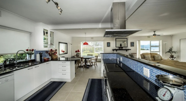 Real Suite com vista para o mar Penguinden Accommodation and Apartments