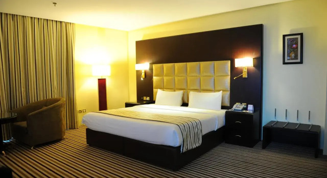 Al Bastaki International Hotel, Rezervați Hotel Hoteluri în Al-Kuwait cu parcare, aproape de Kuwait Universal Institute, Parcare