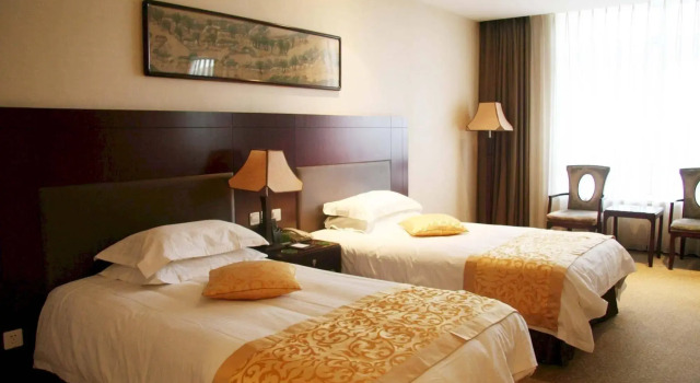 Zhong Yi Peng Ao Hotel, Book Hotel Hoteller i Beijing Province med parkering, Parkering