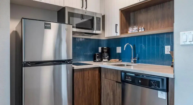Люкс Staybridge Suites Grand Prairie Near Epic Central by IHG