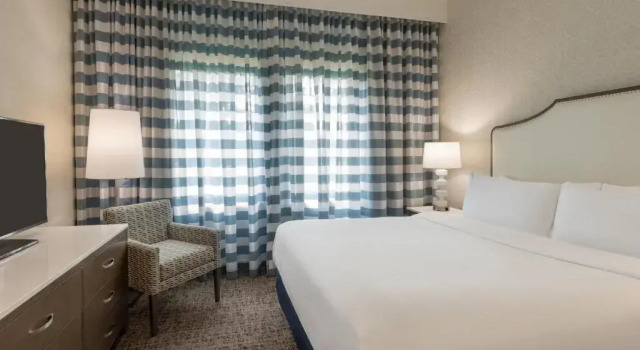 Четырёхместный номер Standard с 2 комнатами Embassy Suites by Hilton Philadelphia Valley Forge