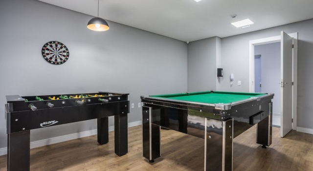 Апартаменты Studio w/ Balcony 850 m From the Subway Msz0504