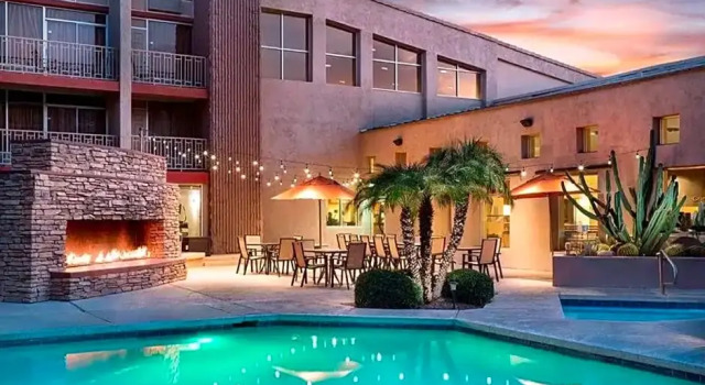 Номер Standard с видом на бассейн Wyndham Phoenix Airport - Tempe