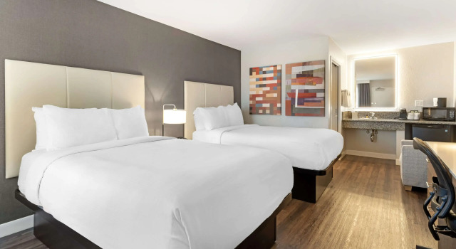 Четырёхместный номер Standard Best Western Plus Rancho Cordova Inn