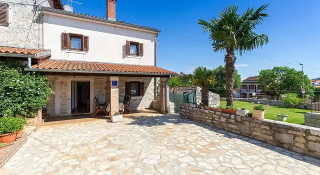 Stone house Graziella Funtana, Забронировать Отель Отели в центре Фунтана, в центре