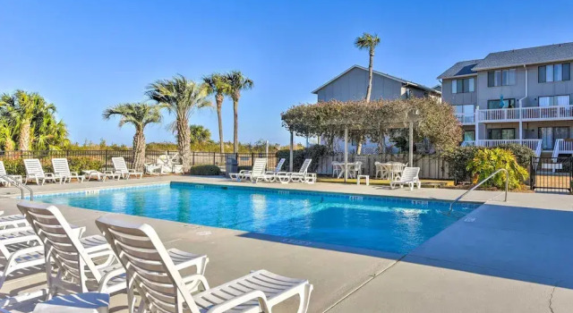 Апартаменты Beach Access: Ocean-view Condo w/ Screened Balcony