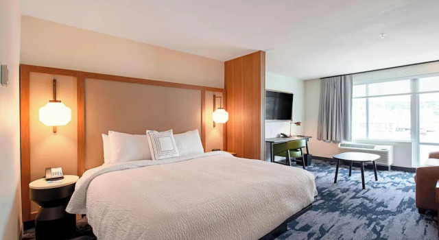 Двухместный люкс Fairfield Inn & Suites By Marriott Duluth Waterfront