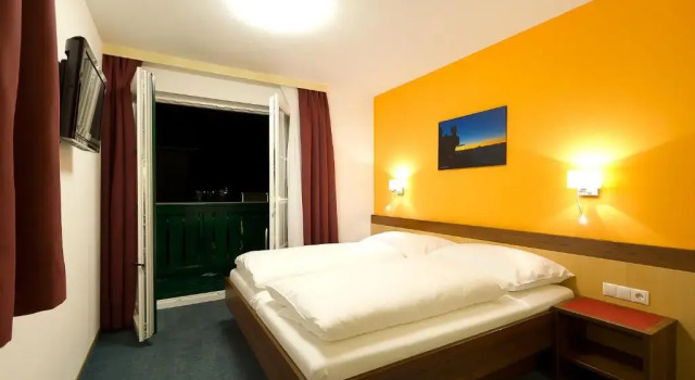 Двухместный номер Standard с балконом Hotel UND - smart alpine stay