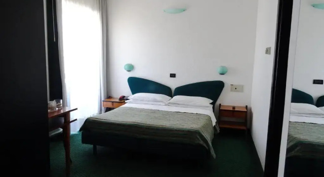 Четырёхместный номер Economy Hotel Ali dOro