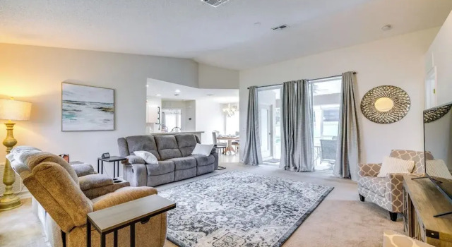 Family-friendly Spring Hill Vacation Home w/ Lanai, Prenota Hotel Spring Hill Florida
